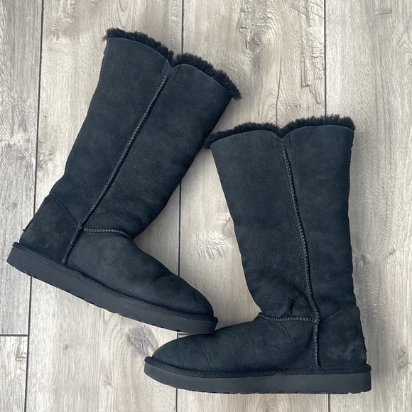 UGG® 'Bailey Button Triplet II' Boot Women Size 9 - Picture 2 of 10